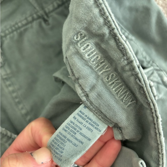 Y2K American Eagle  low rise cargo pants  
Size 6- 32 in. waist/35.5 in. length - Picture 4 of 6